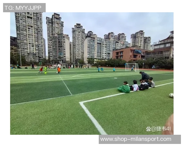 探索11人室内足球场的魅力与竞技精神打造完美的运动体验与团队合作氛围 探索11人室内足球场的魅力与竞技精神打造完美的运动体验与团队合作氛围